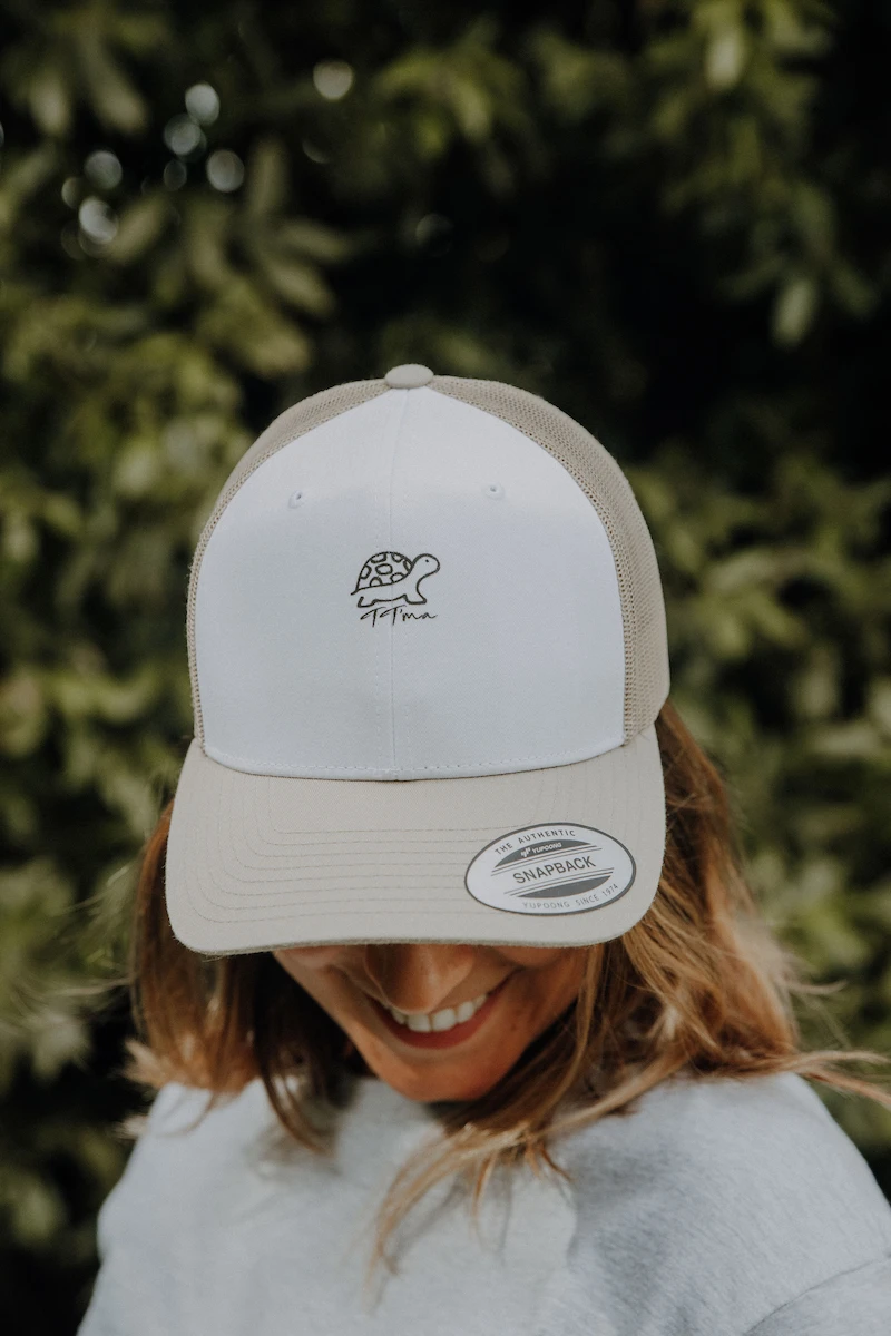 Casquette dorée TT'ma de face